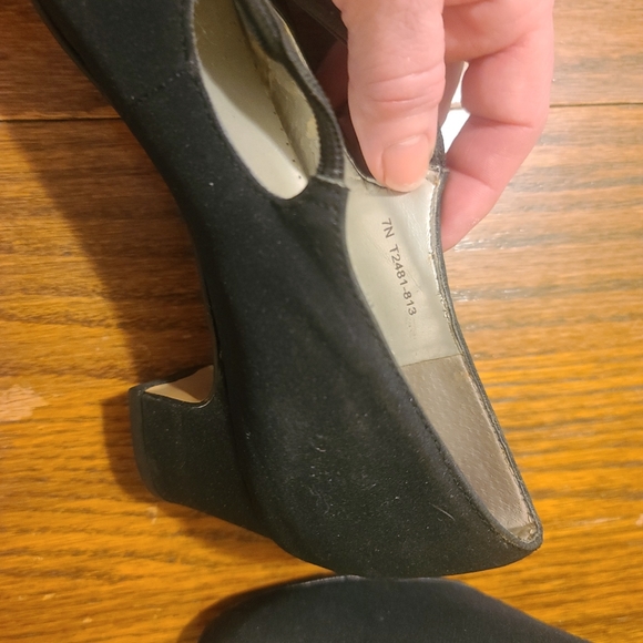 NEW Trotters Heels Jamie Slip On Black  Women's 7 N  MSRP $90 - Picture 5 of 9